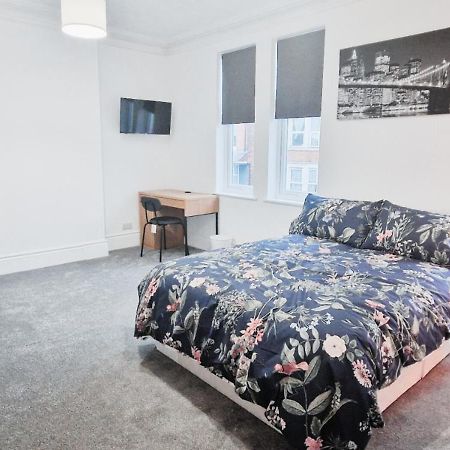 Spacious Room In Modern House Near Nottingham Exterior photo