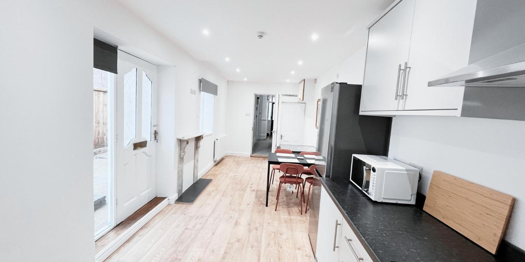Spacious Room In Modern House Near Nottingham Exterior photo