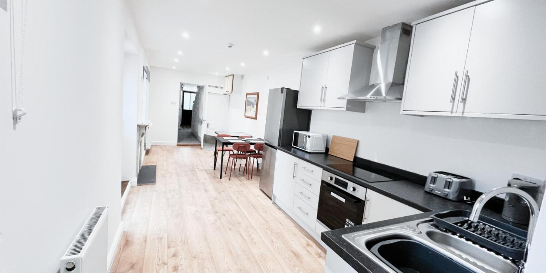 Spacious Room In Modern House Near Nottingham Exterior photo