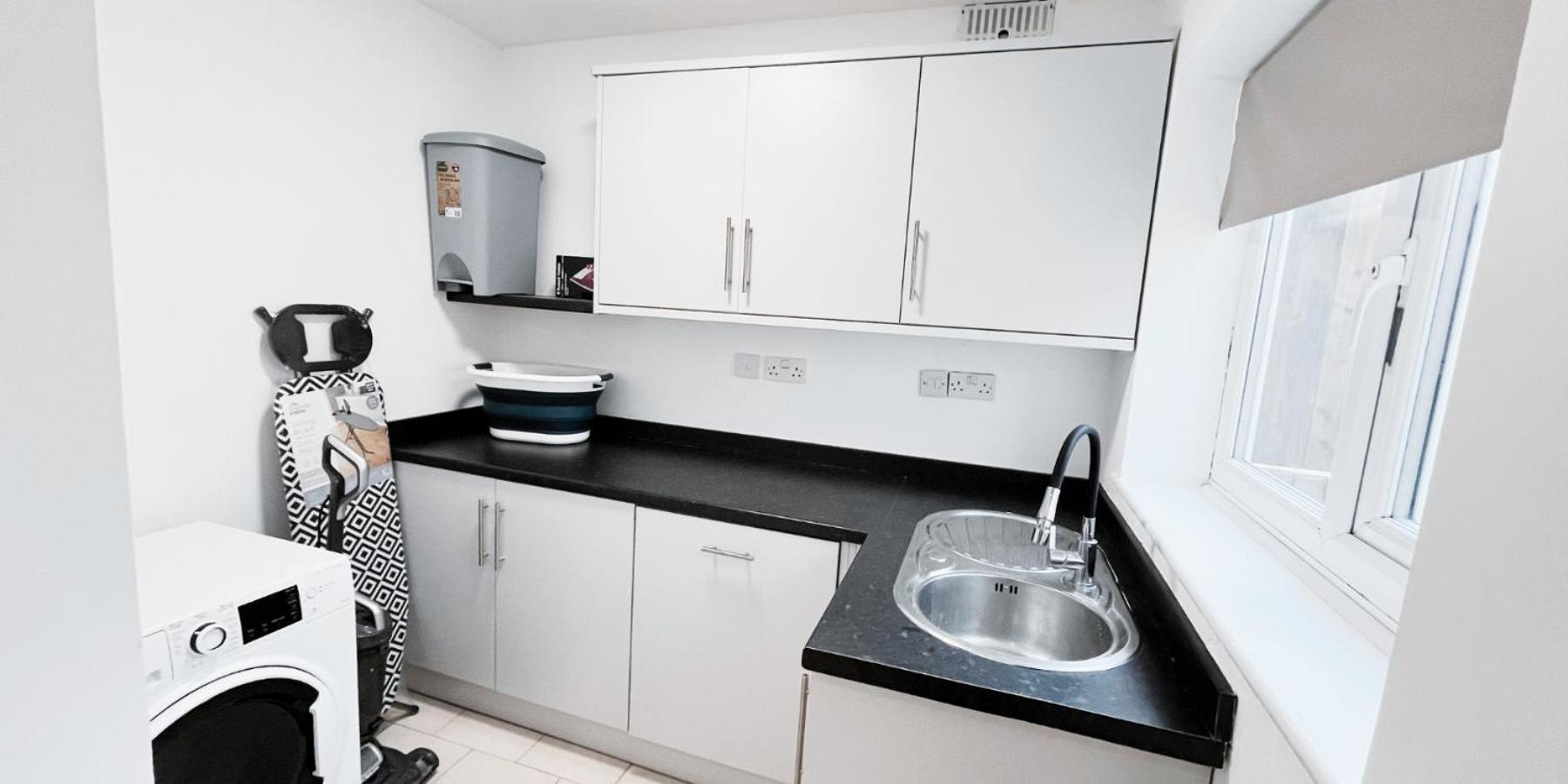 Spacious Room In Modern House Near Nottingham Exterior photo