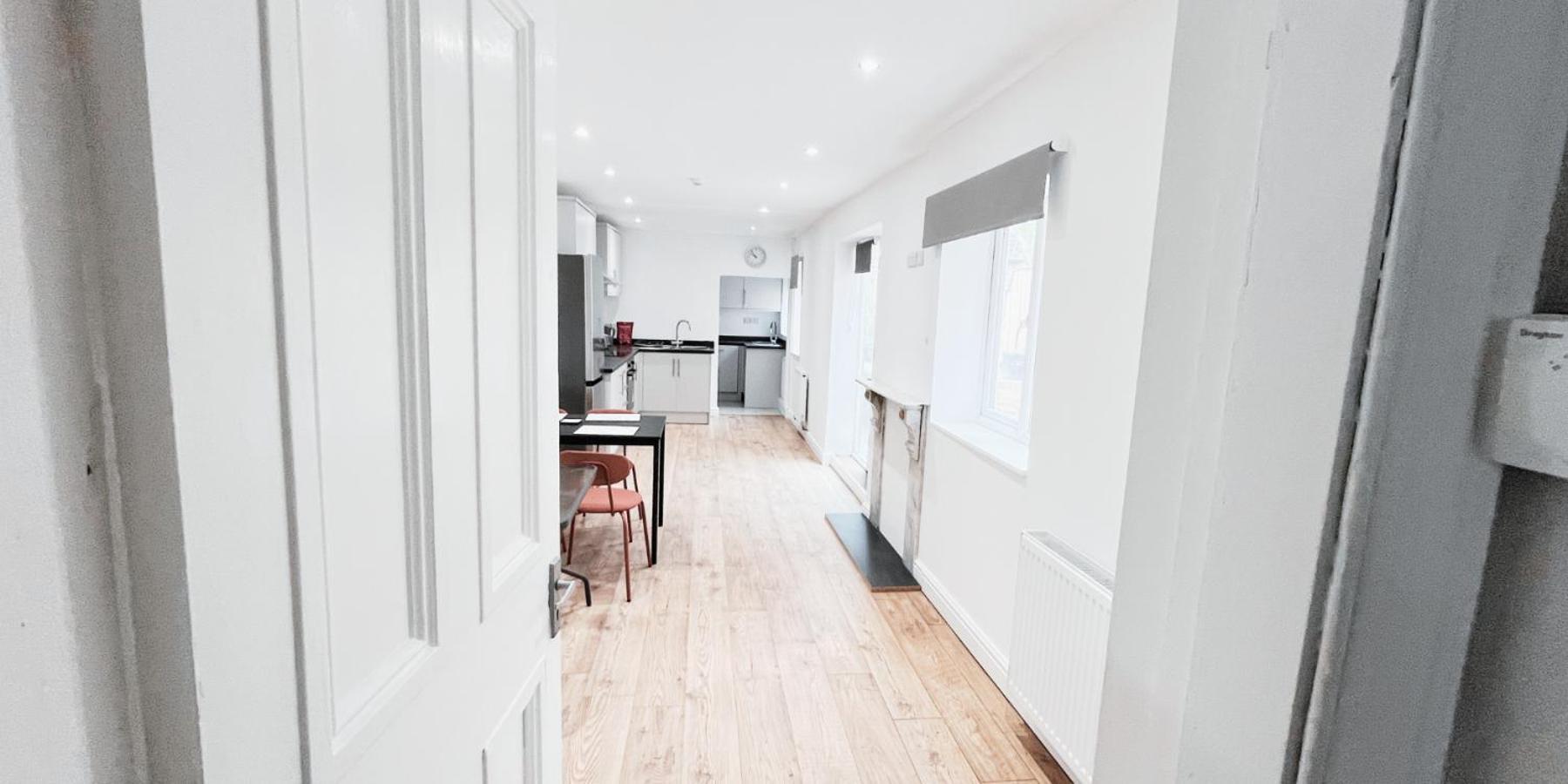 Spacious Room In Modern House Near Nottingham Exterior photo