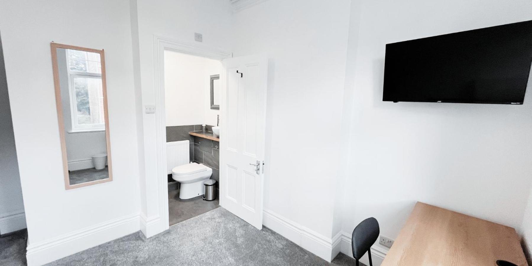 Spacious Room In Modern House Near Nottingham Exterior photo